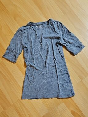 Free With Purchase - Mossimo Supply Co. Gray Casual Crewneck Tee